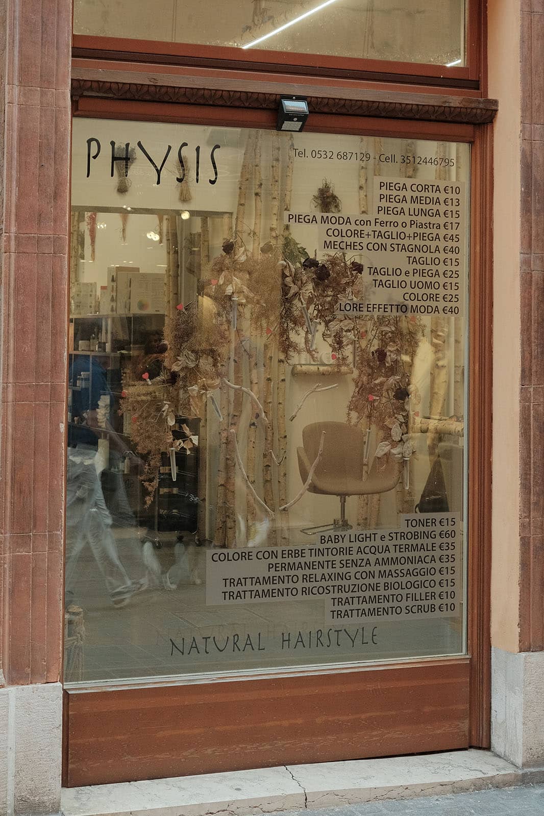 vetrina Physis Ferrara